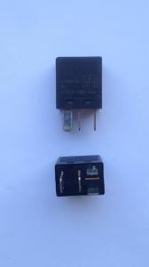 Otomotiv Role v23074-a1001-a402 12V